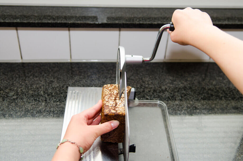 manual bread slicers