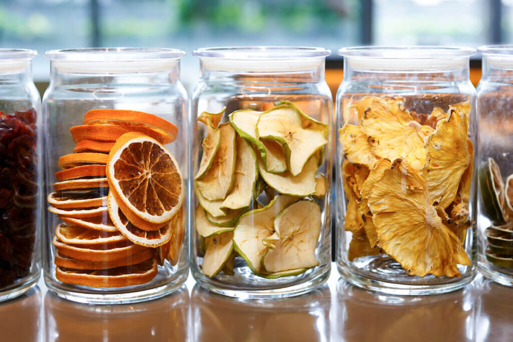 dehydrated_fruits_in_jars