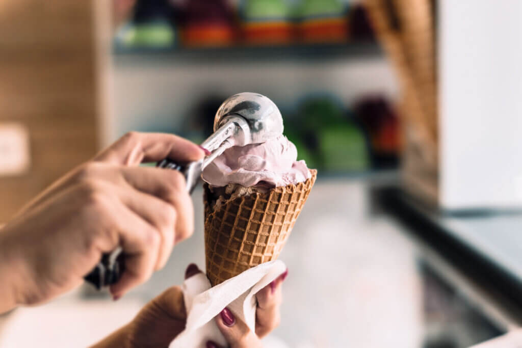  ice cream scoops are served