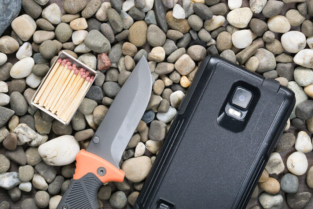 outdoor phone with knife