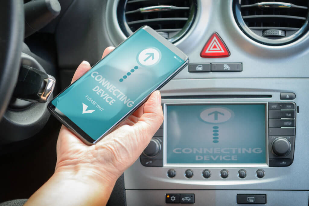 smartphone connected to car radio